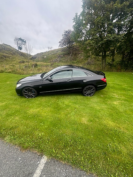 Mercedes-Benz E350 4 of 27
