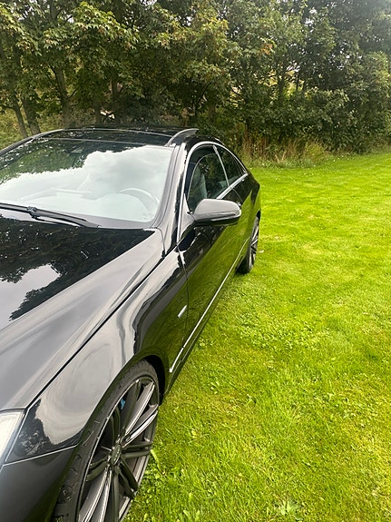 Mercedes-Benz E350 3 of 27
