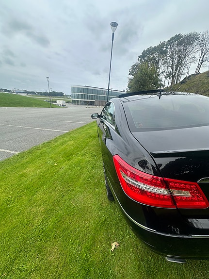 Mercedes-Benz E350 6 of 27