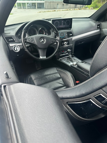 Mercedes-Benz E350 25 of 27