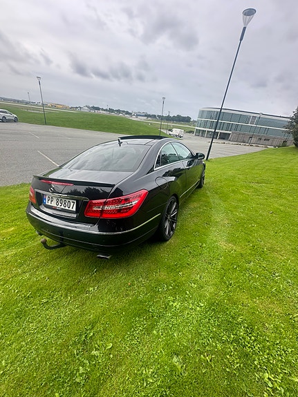 Mercedes-Benz E350 8 of 27