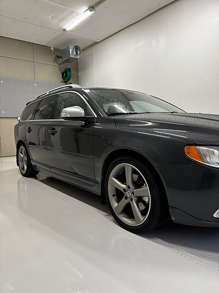 Volvo V70 4 of 14