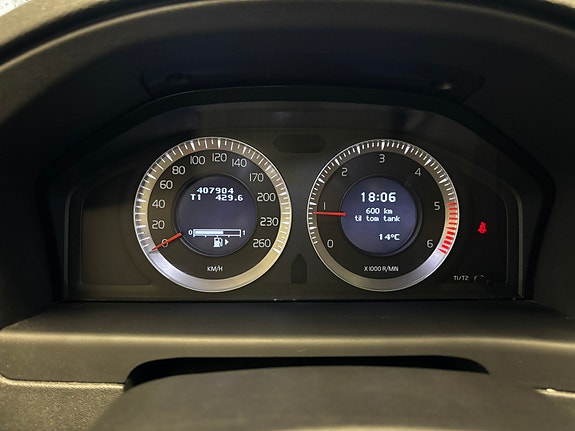 Volvo V70 11 of 14