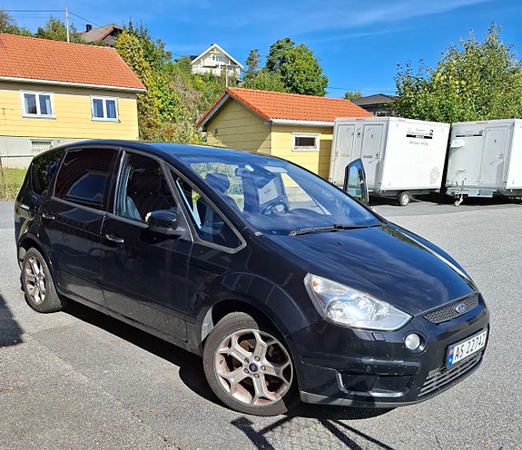 Ford S-MAX 2 of 17