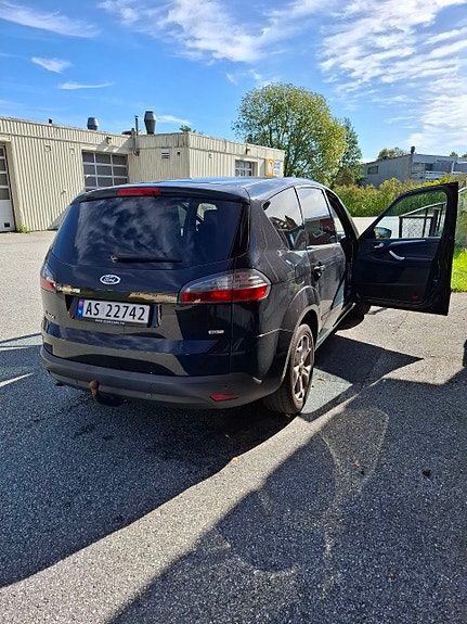 Ford S-MAX 4 of 17