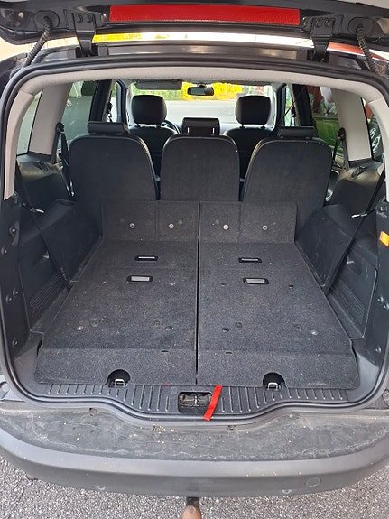 Ford S-MAX 12 of 17