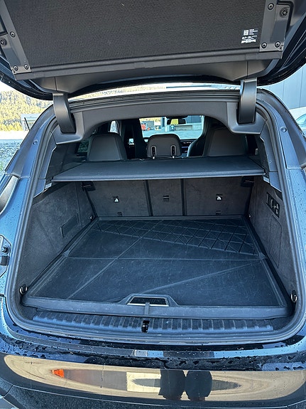 BMW iX 11 of 11