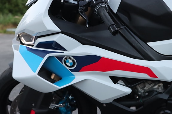 BMW S 1000 RR 11 of 24