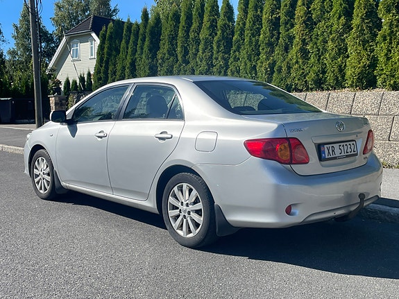 Toyota Corolla 3 of 11