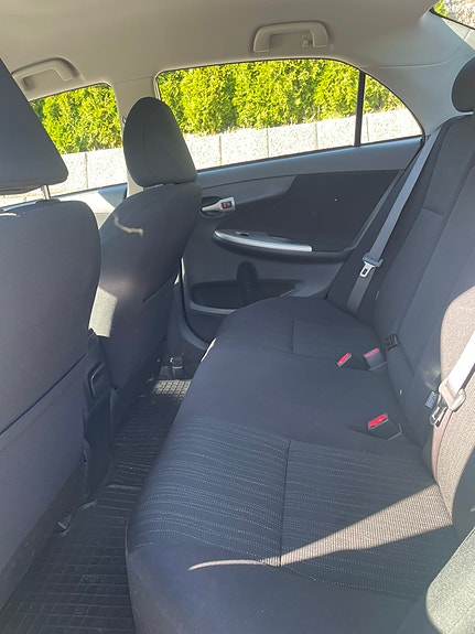 Toyota Corolla 9 of 11