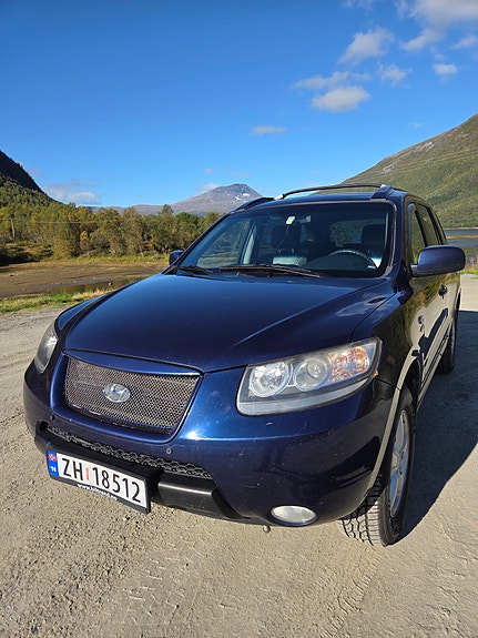 Hyundai Santa Fe 2 of 18
