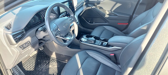 Hyundai IONIQ 8 of 20
