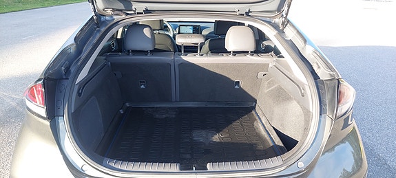 Hyundai IONIQ 19 of 20