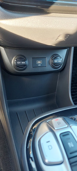 Hyundai IONIQ 13 of 20