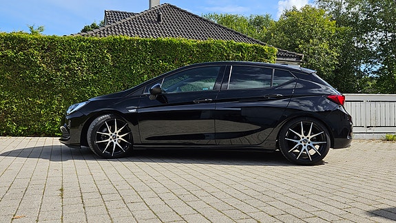 Opel Astra 2 of 25