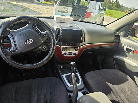 Hyundai Santa Fe 8 of 12