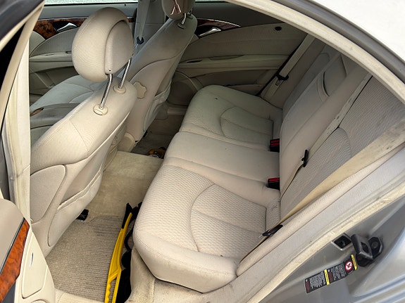 Mercedes-Benz E220 13 of 22