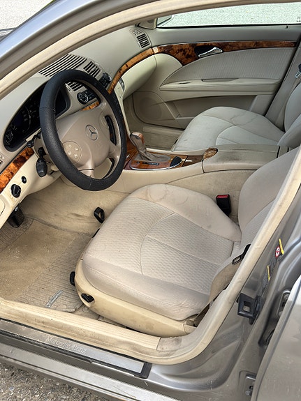 Mercedes-Benz E220 12 of 22