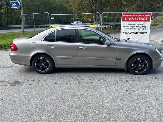Mercedes-Benz E220 5 of 22