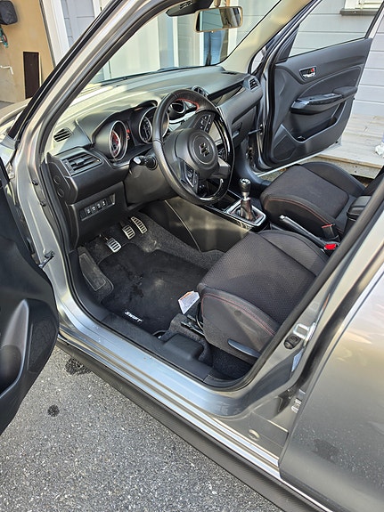 Suzuki Swift 9 of 11