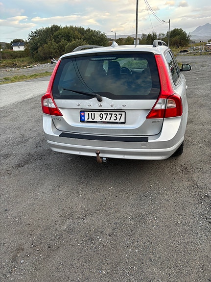 Volvo V70 4 of 9