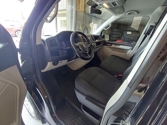 Volkswagen Transporter 9 of 21