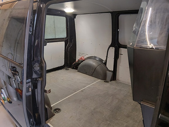 Volkswagen Transporter 6 of 21