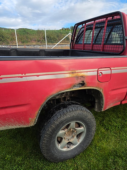 Toyota HiLux 11 of 12