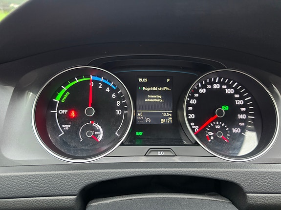 Volkswagen e-Golf VII 23 of 23