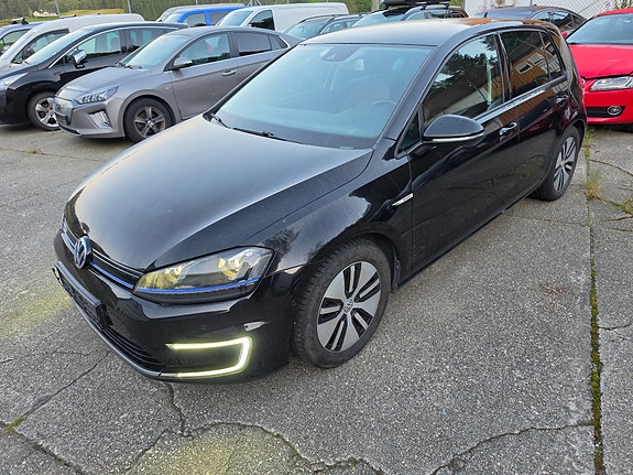 Volkswagen e-Golf VII 2 of 23