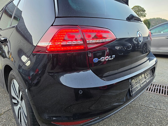 Volkswagen e-Golf VII 5 of 23