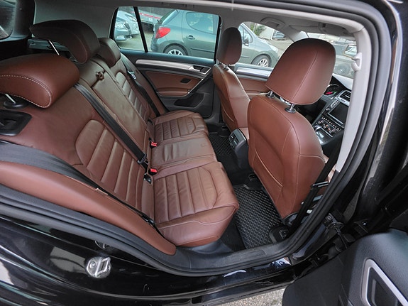 Volkswagen e-Golf VII 16 of 23