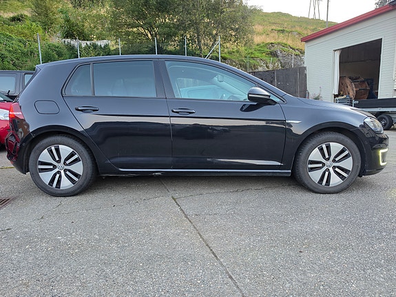 Volkswagen e-Golf VII 8 of 23