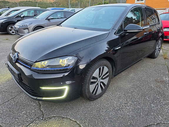 Volkswagen e-Golf VII 11 of 23