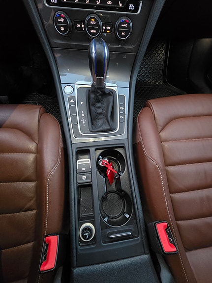 Volkswagen e-Golf VII 20 of 23