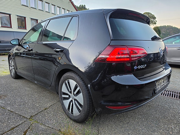 Volkswagen e-Golf VII 4 of 23