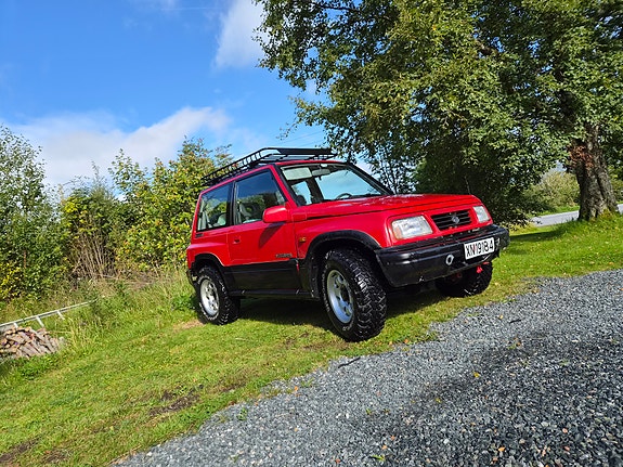 Suzuki Vitara 2 of 30