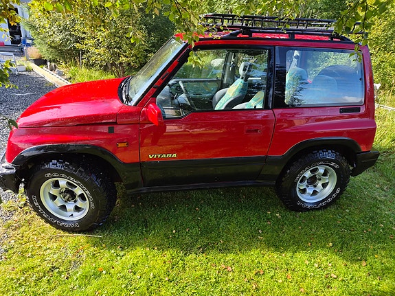 Suzuki Vitara 9 of 30