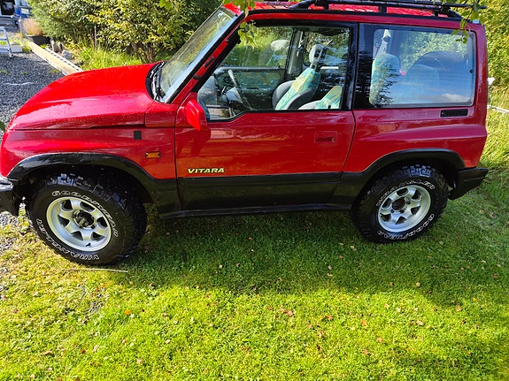 Suzuki Vitara 7 of 30