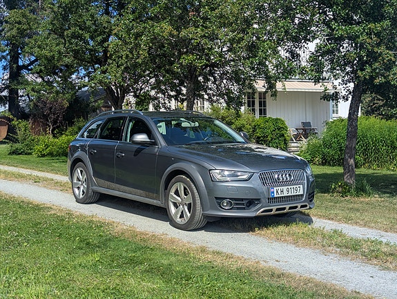 Audi A4 allroad 2 of 13