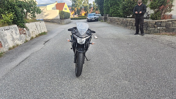 Honda CBR 125 R 2 of 8