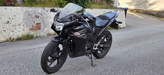 Honda CBR 125 R 6 of 8