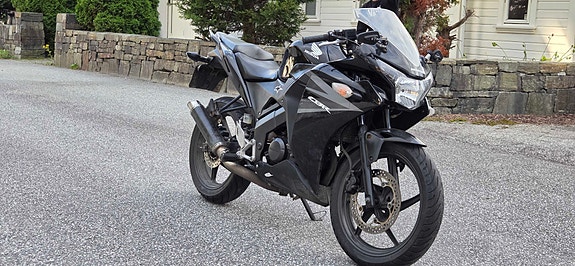 Honda CBR 125 R 7 of 8