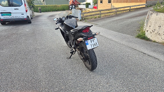 Honda CBR 125 R 3 of 8