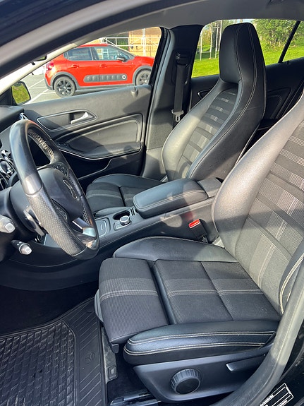 Mercedes-Benz GLA180 6 of 7