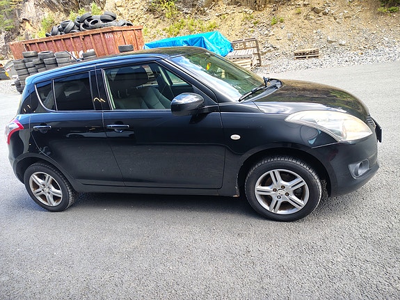 Suzuki Swift 2 of 12