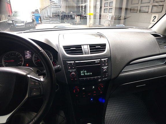Suzuki Swift 11 of 12