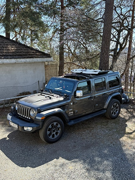 Jeep Wrangler 2 of 3