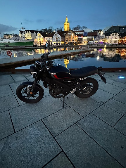 Yamaha XSR 125 3 of 4