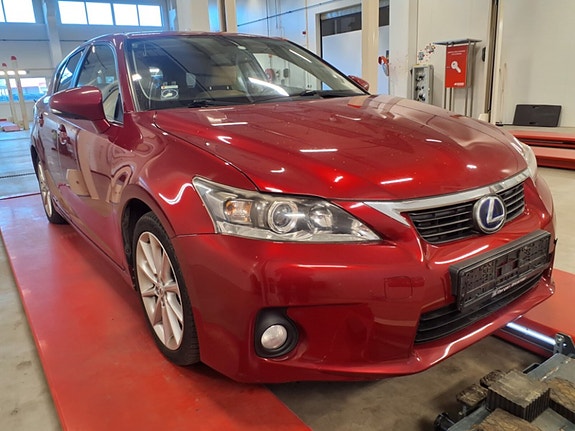 Lexus CT200h 7 of 14